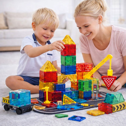 Jeu-de-construction-magnetique-heureuse